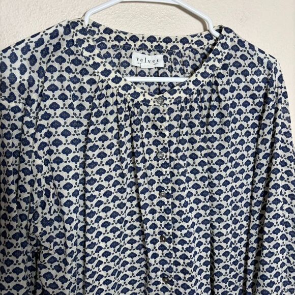 Velvet by Graham & Spencer Blouse Women's Medium Floral Button Up Lightweight - Picture 2 of 8